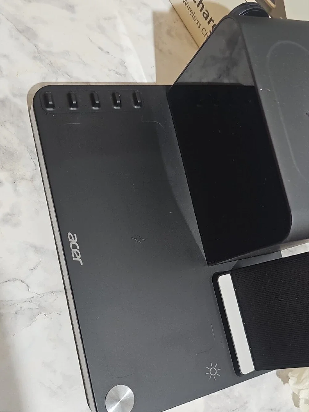 Acer 7-in-1 Wireless Charging Station in Black